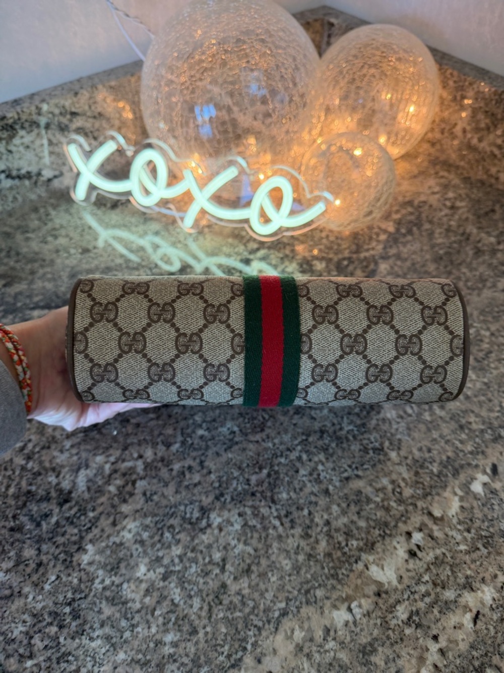 Vintage Gucci Beige GG Supreme Clutch with Green and Red Stripe - Picture 5 of 10